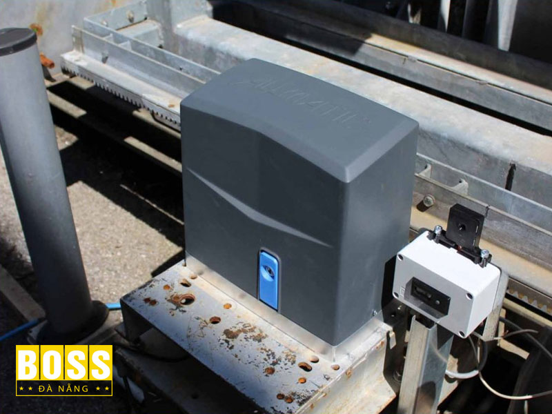 Mo-ta-san-pham-bossdoordanang