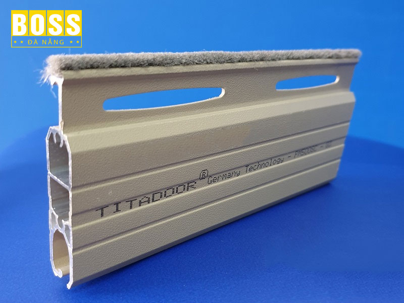 cua-cuon-duc-titadoor-bossdoor