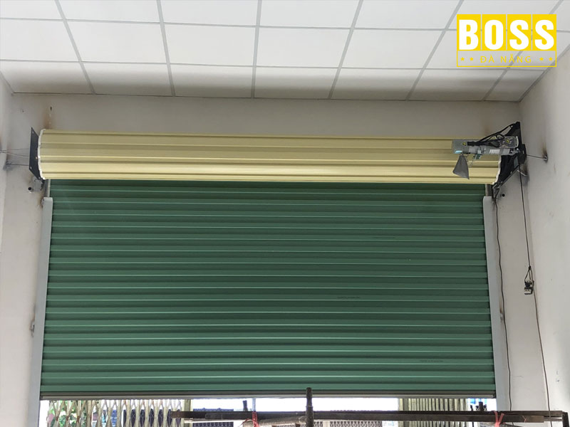 cua-cuon-mitadoor-co-tot-khong-bossdoor