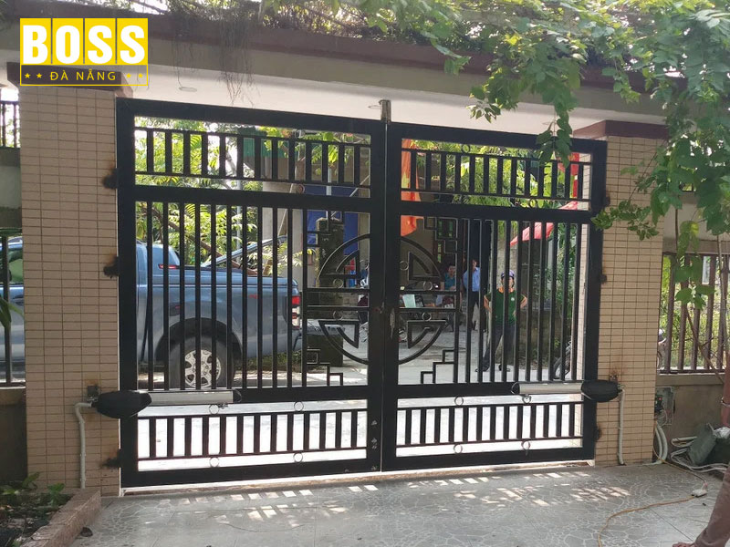 Dac-diem-cua-nhung-remote-dong-mo-cua-cong-tu-dong-1-bossdoordanang