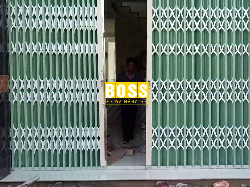 Kich-thuoc-cua-cua-sat-keo-bossdoordanang