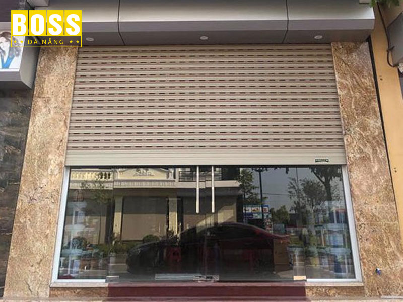 Bo-cam-bien-dung-cua-cuon-the-he-moi-bossdoordanang