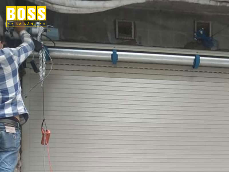 Cach-chinh-hanh-trinh-cua-cuon-loai-motor-ong-bossdoordanang