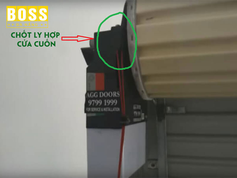 Cach-mo-cua-cuon-khi-mat-dien-bang-chot-li-hop-bossdoordanang