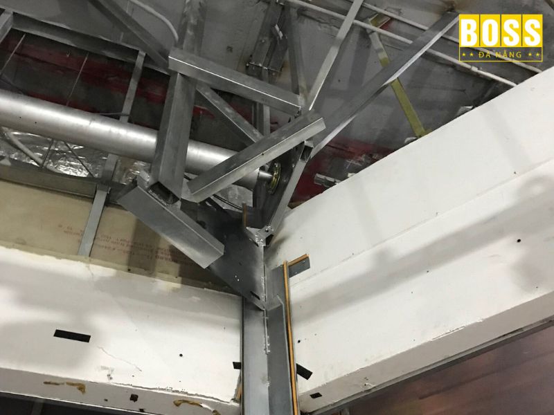 Cong-trinh-showroom-skechers-gomart-bossdoordanang-1