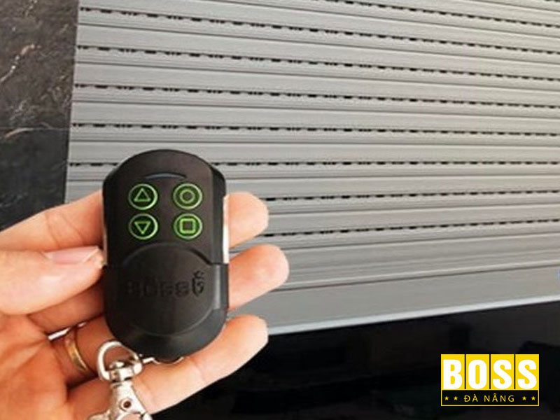 Lap-nap-day-cho-remote-va-su-dung-bossdoordanang