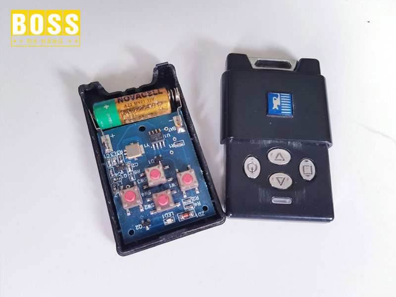 Mot-vai-luu-y-khi-thuc-hien-doi-ma-khoa-dieu-khien-cua-cuon-bossdoordanang