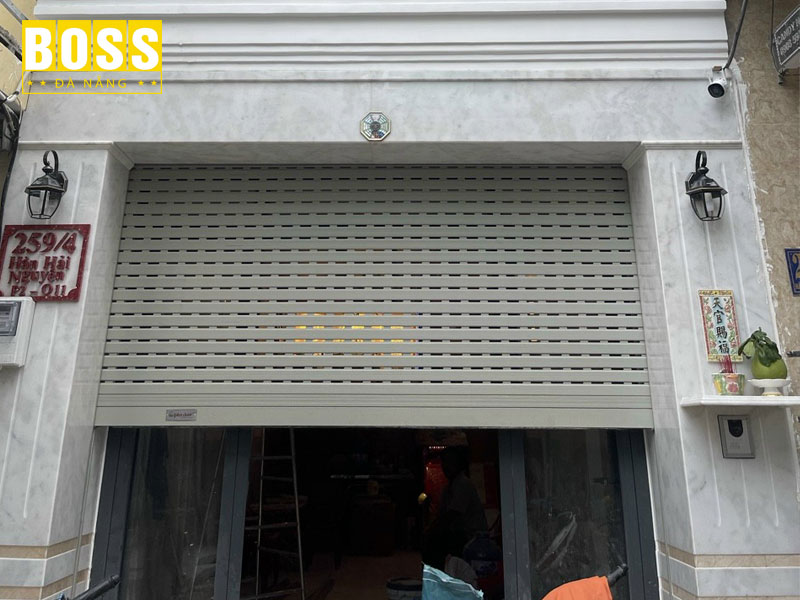 1-bo-cua-cuon-gia-bao-nhieu-bossdoordanang