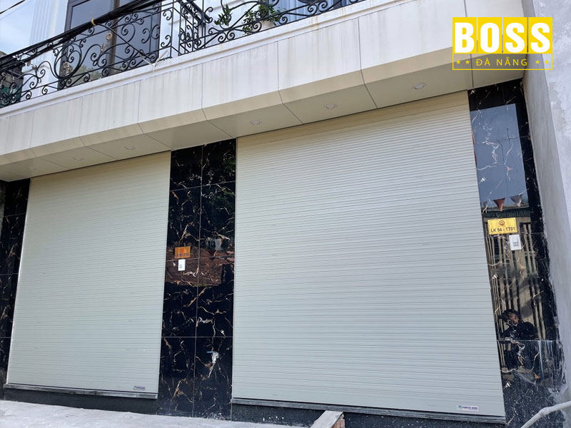 Cach-su-dung-cua-cuon-tu-dong-de-tiet-kiem-nang-luong-bossdoordanang