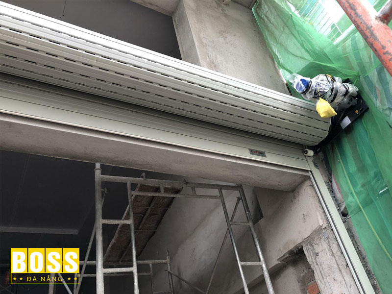 Cua-cuon-tu-dong-dong-mo-khi-khong-su-dung-bossdoordanang