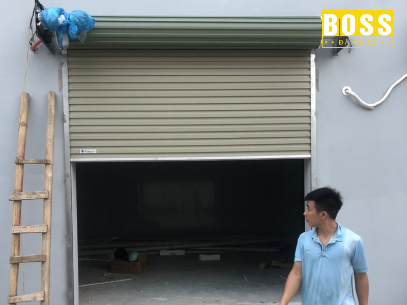 Su-dung-motor-cua-cuon-dung-cach-bossdoordanang