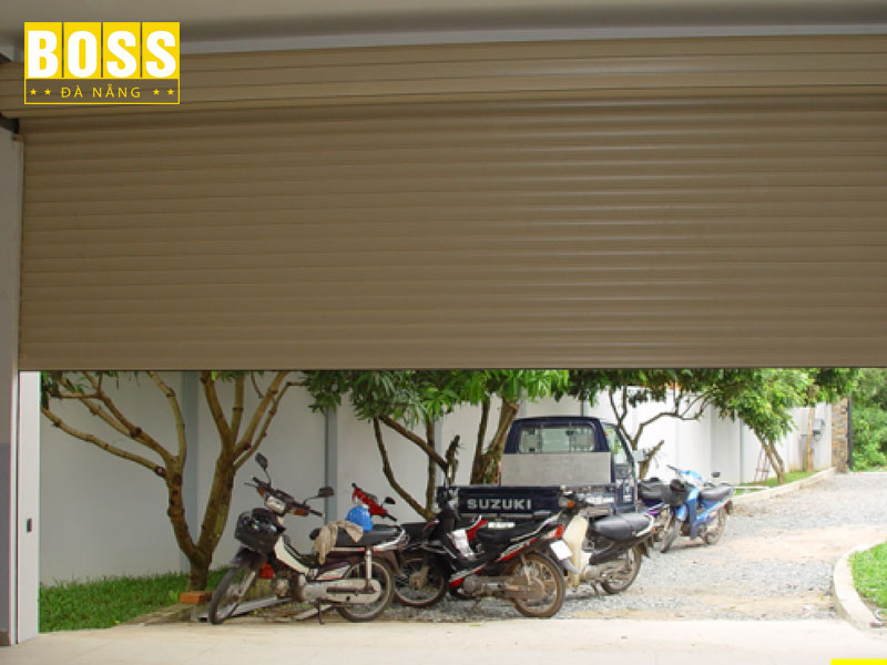 Su-dung-tien-loi-bossdoordanang