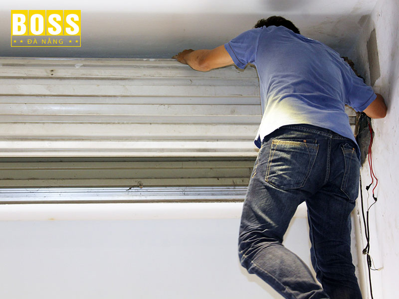 Mot-vai-luu-y-khi-kiem-tra-co-cau-hoat-dong-cua-cua-cuon-bossdoordanang