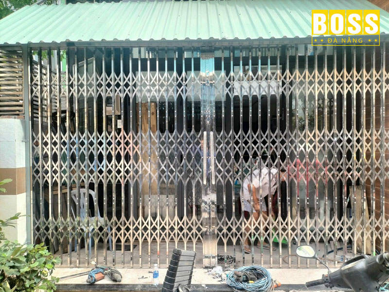 Cac-loai-vat-lieu-pho-bien-cua-cua-keo-bossdoordanang