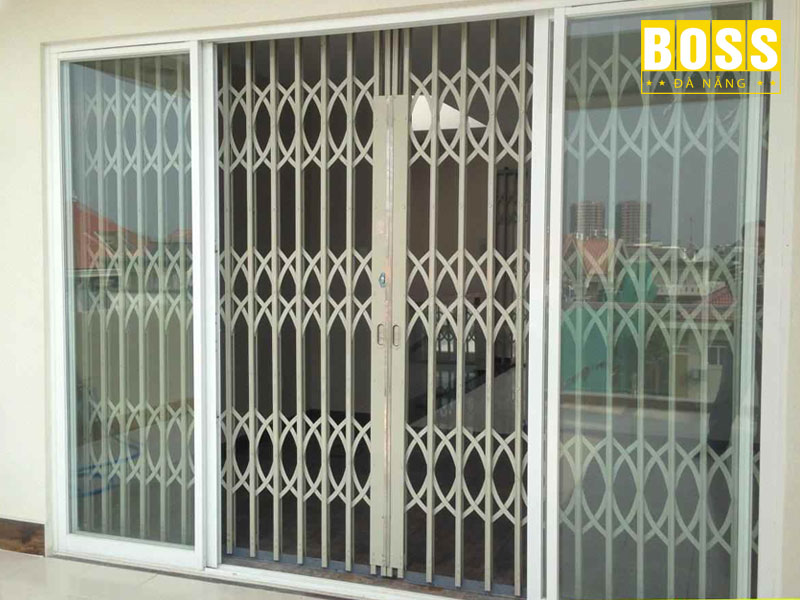 Cua-keo-kinh-bossdoordanang