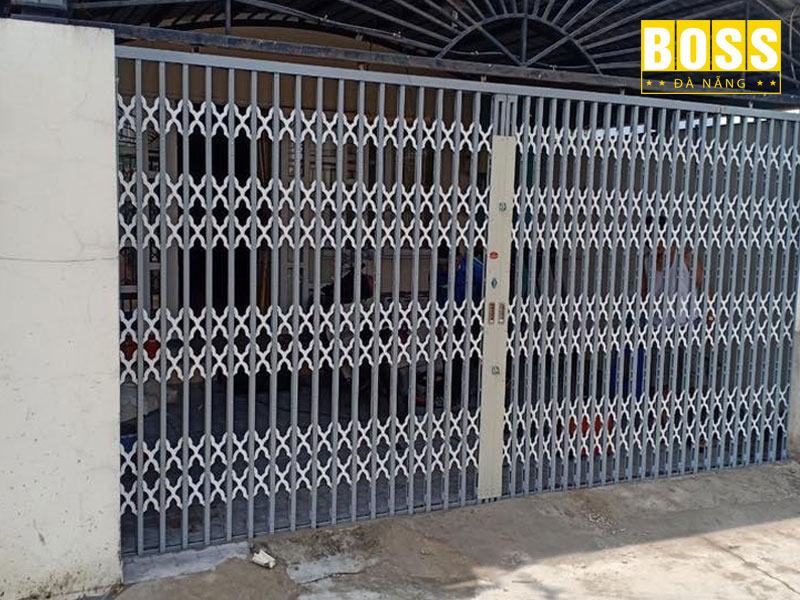 Cua-keo-la-cua-gi-bossdoordanang