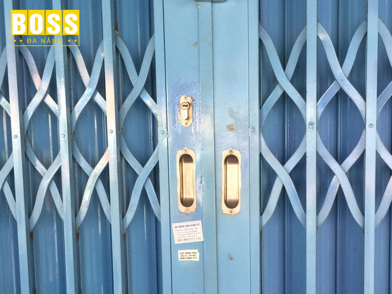 Cac-loai-khoa-cua-sat-keo-pho-bien-bossdoordanang