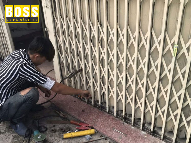 Cach-khac-phuc-cua-keo-bi-trat-ray-bossdoordanang