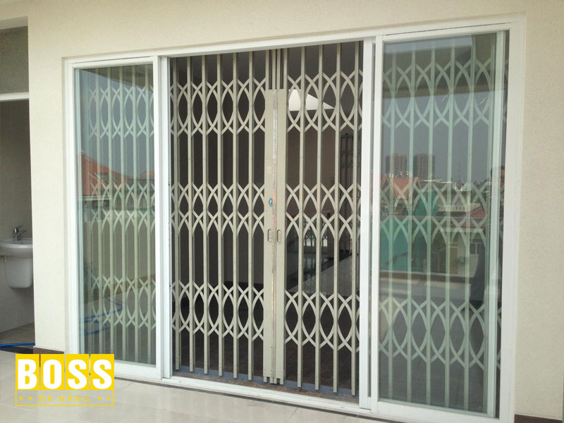 Cua-keo-kinh-bossdoordanang