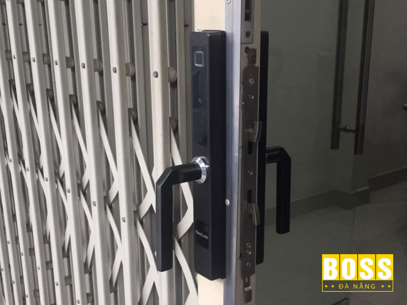 O-khoa-tay-gat-bossdoordanang