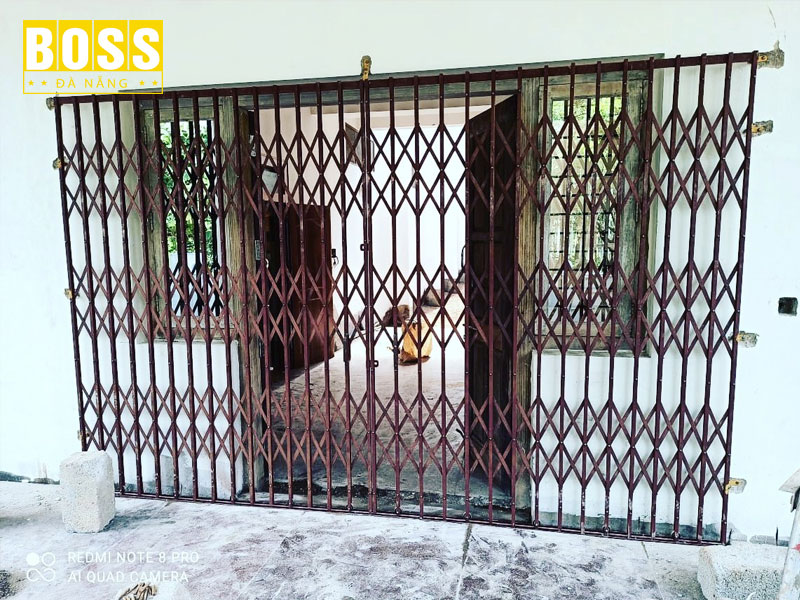 Ve-sinh-cua-keo-thuong-xuyen-bossdoordanang