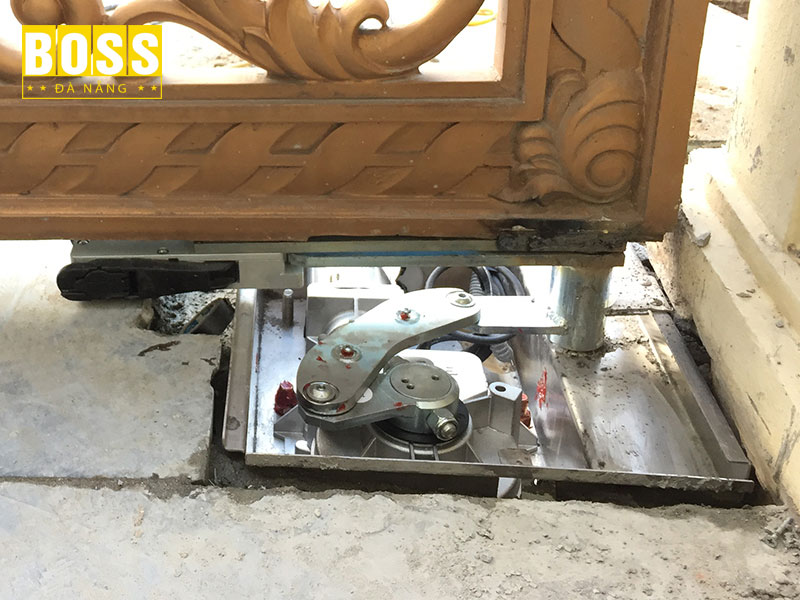 Ung-dung-da-dang-bossdoordanang