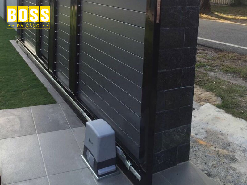 Yeu-to-anh-huong-den-chi-phi-lap-dat-cong-tu-dong-bossdoordanang