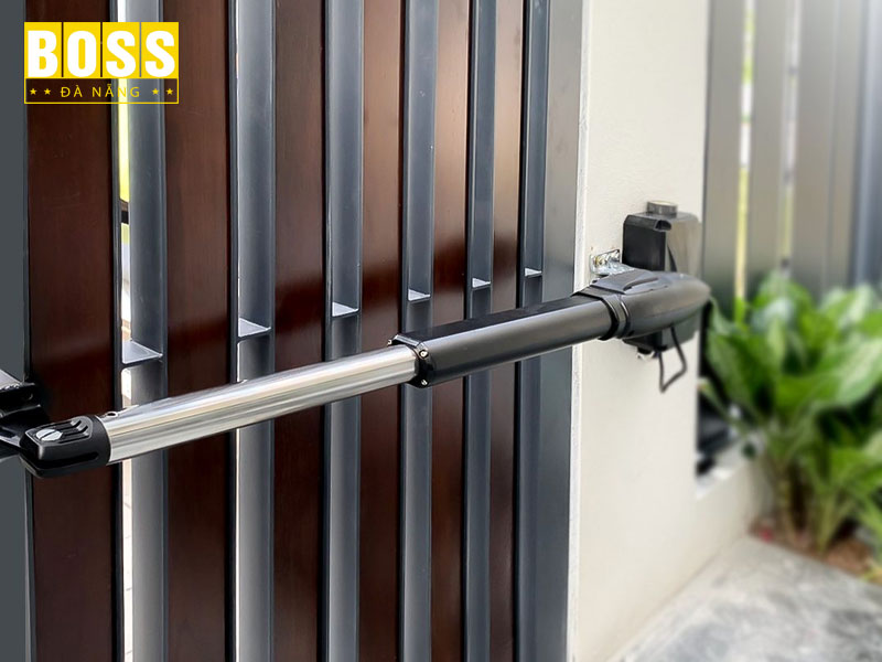 Cach-su-dung-cong-tu-dong-dung-cach-bossdoordanang