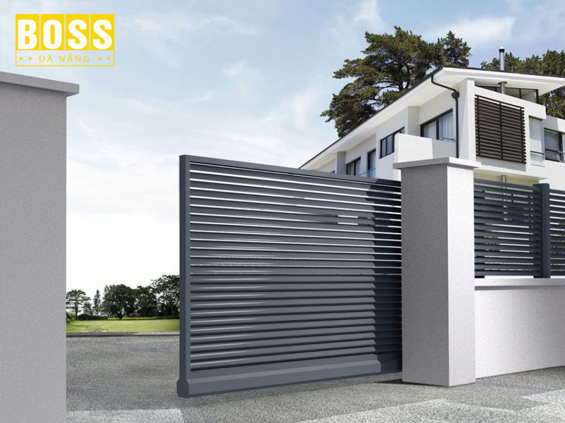 Cua-cong-lua-la-cua-gi-bossdoordanang