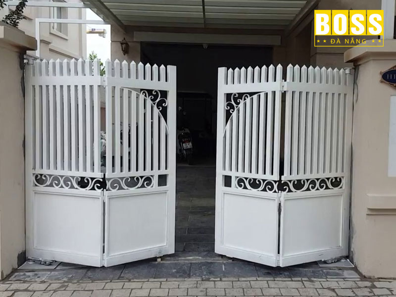 Gioi-thieu-ve-cong-tu-dong-bossdoordanang