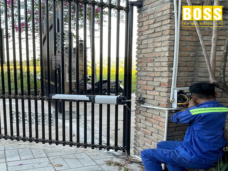 Tai-sao-nen-bao-tri-cong-tu-dong-bossdoordanang