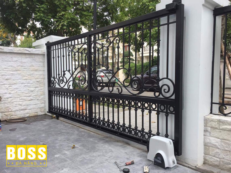 Uu-nhuoc-diem-cua-cong-tu-dong-sat-lua-bossdoordanang