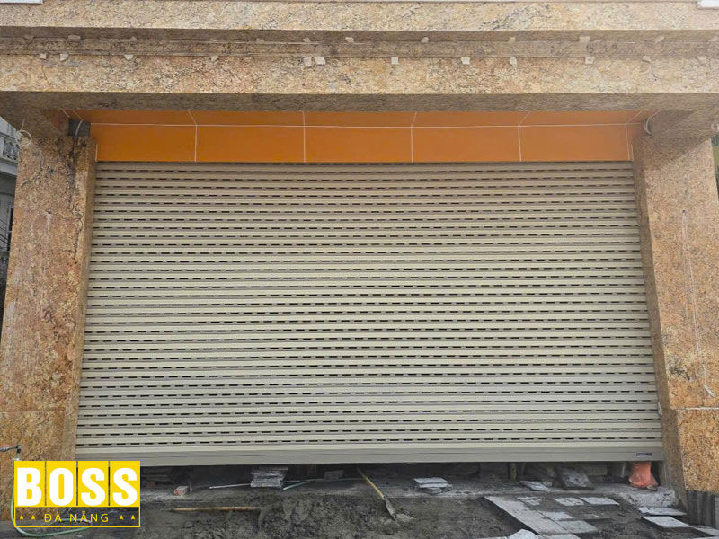 Tieu-chi-khi-chon-cong-ty-lap-dat-cua-cuon-bossdoordanang