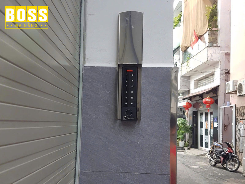 Uu-diem-cua-bo-mo-cua-cuon-bang-van-tay-1-bossdoordanang