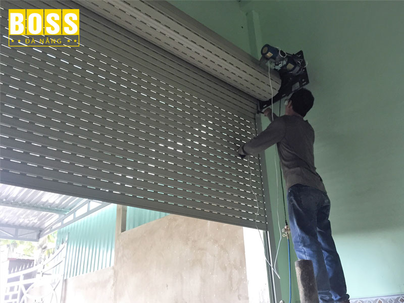 Cong-ty-tnhh-san-xuat-va-thuong-mai-phan-le-bossdoordanang