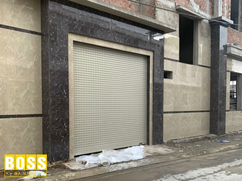 Cua-cuon-da-nang-bossdoordanang