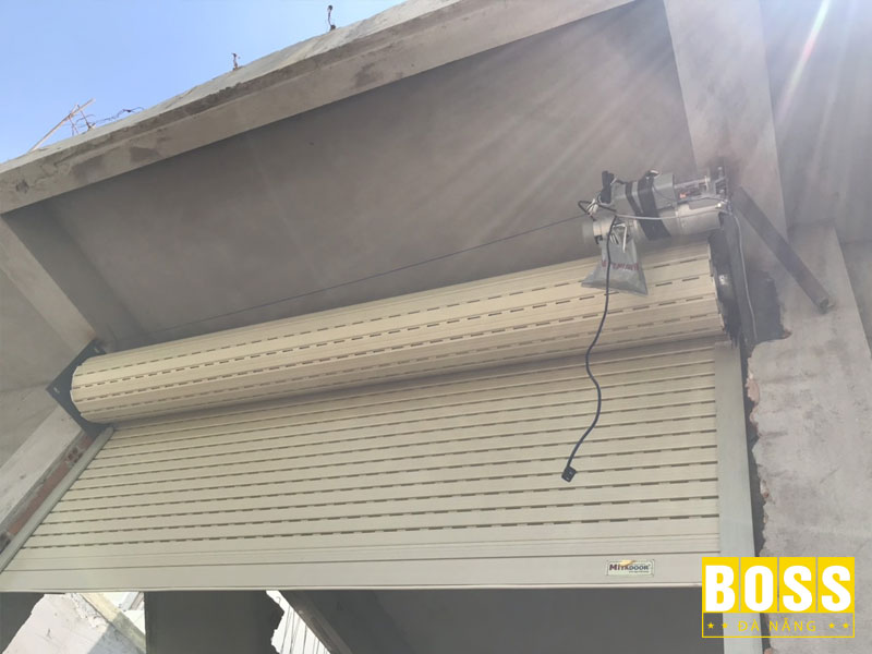 Nhung-dieu-can-luu-y-khi-lap-dat-cua-cuon-bossdoordanang