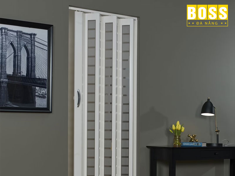 Huong-dan-cach-lap-rap-cua-xep-nhua-tu-a-z-1-bossdoordanang