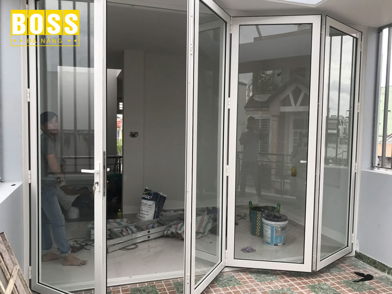 Nhung-luu-y-quan-trong-khi-lap-cua-xep-truot-xingfa-bossdoordanang