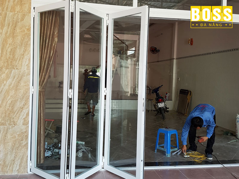 Uu-va-nhuoc-diem-cua-cua-xep-truot-xingfa-bossdoordanang