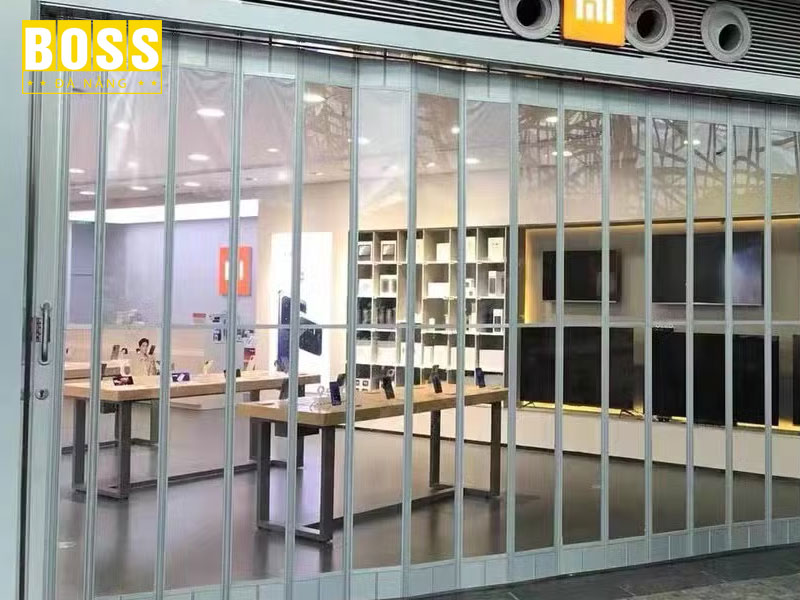 Cua-xep-nhua-trong-suot-duoc-ung-dung-trong-khong-gian-nao-bossdoordanang