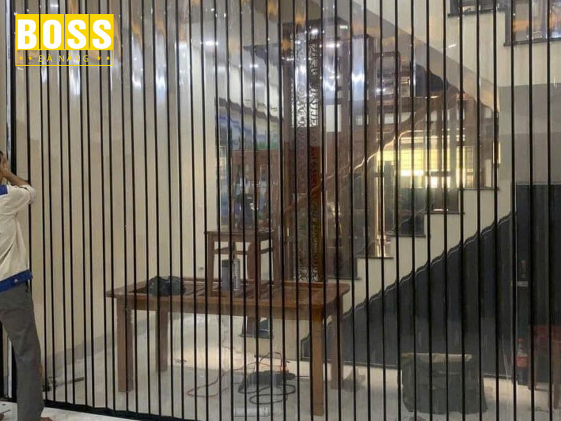 Kinh-nghiem-lua-chon-va-bao-duong-cua-nhua-xep-trong-suot-bossdoordanang