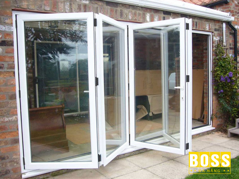 Uu-va-nhuoc-diem-cua-cua-lua-xep-nhom-bossdoordanang