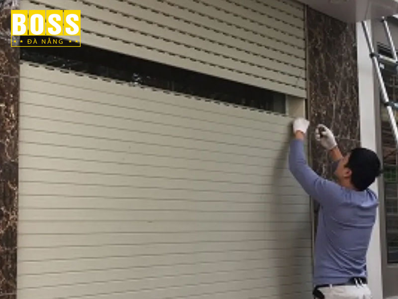 Cua-cuon-da-nang-bossdoordanang