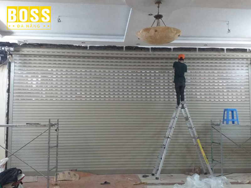 Cua-cuon-thong-minh-bossdoordanang