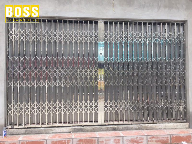 Cua-xep-cua-sat-keo-la-gi-co-gi-khac-nhau-bossdoordanang