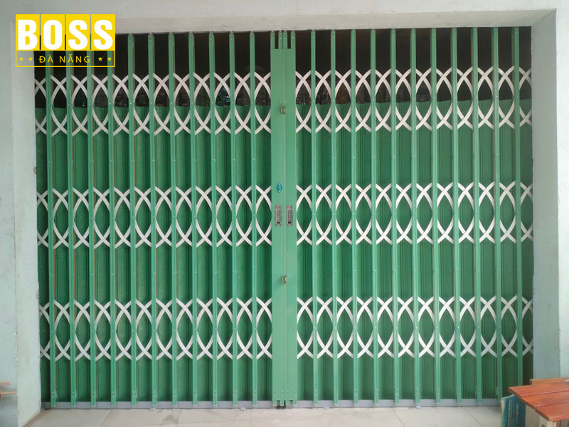 Uu-va-nhuoc-diem-cua-cua-xep-cua-sat-keo-bossdoordanang