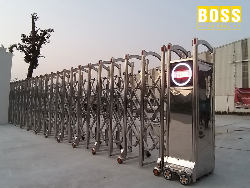 Cau-tao-va-phan-loai-cua-cong-xep-inox-tu-dong-1-bossdoordanang
